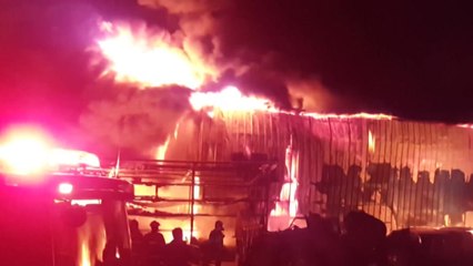 제천 폐기물 공장 불...폐차장까지 번져 / YTN