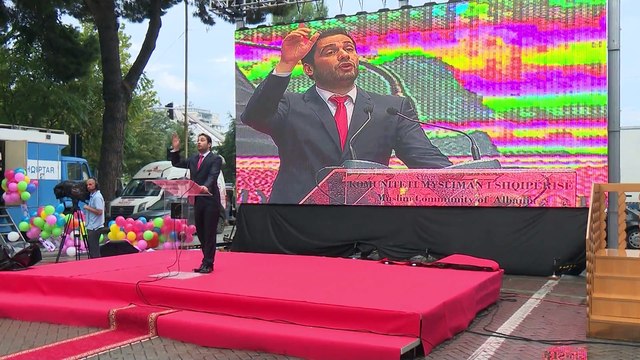 FESTOHET KURBAN BAJRAMI, KLERIKET BEJNE THIRRJE PER ME SHUME DASHURI NE FALJEN NE BULEVARD LAJM