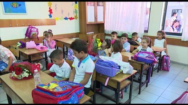 PUSHIMET MBARUAN, TE MARTEN NIS VITI I RI SHKOLLOR POR NXENESIT ENDE NUK JANE PAJISUR ME LIBRA LAJM