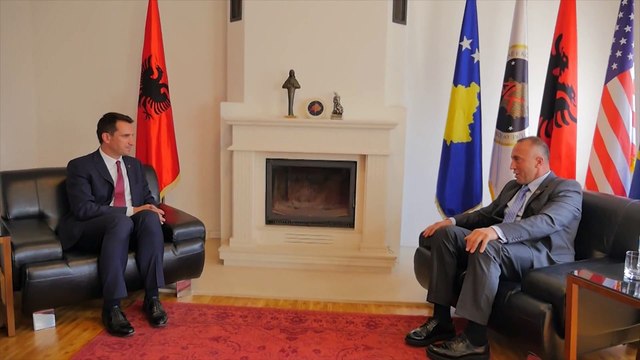 ERION VELIAJ NE PRISHTINE TAKOHET ME ISA MUSTAFEN DHE RAMUSH HARADINAJN LAJM