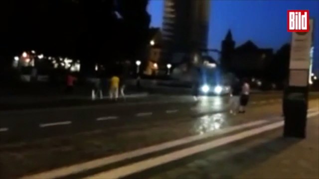 PERPLASJE NE NJE QYTET TE GJERMANISE MES NEONAZISTEVE DHE EMIGRANTEVE NE KERKIM TE AZILIT LAJM