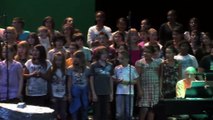 Des collégiens de Vitrolles et Martigues chantent aux Salins