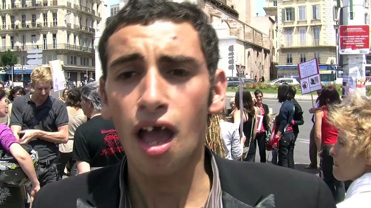 Manifestation anti-corrida sur le Vieux-Port de Marseille