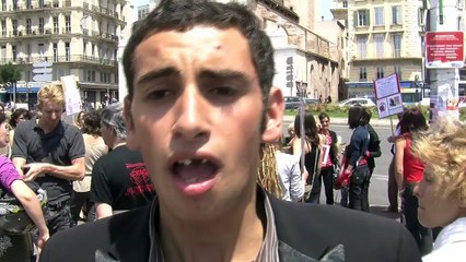 Manifestation anti-corrida sur le Vieux-Port de Marseille