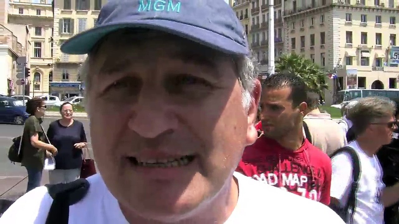 Manifestation anti-corrida sur le Vieux-Port de Marseille