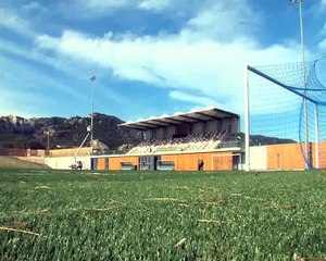 Un stade flambant neuf pour Châteauneuf (video)