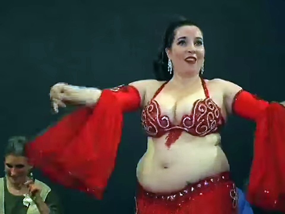 Mandanah's drum solo Belly Dance - YouTube