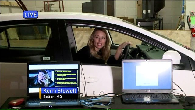 Simulator Teaches High School Students the Dangers of Texting and Driving
