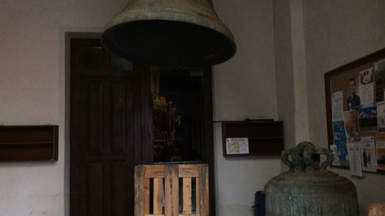 Démontage des cloches de l'église