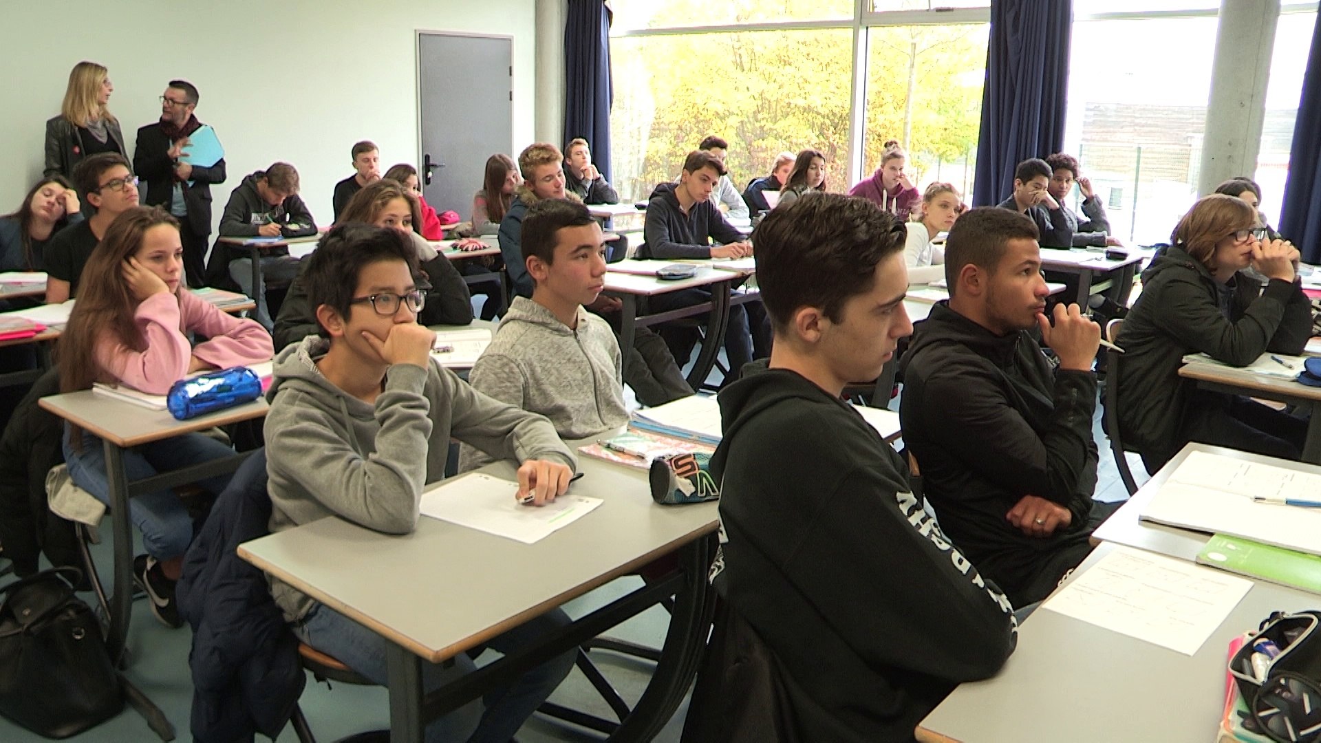 NonAuHarcèlement : le lycée Van-Dongen de Lagny-sur-Marne (77) se mobilise  - Vidéo Dailymotion