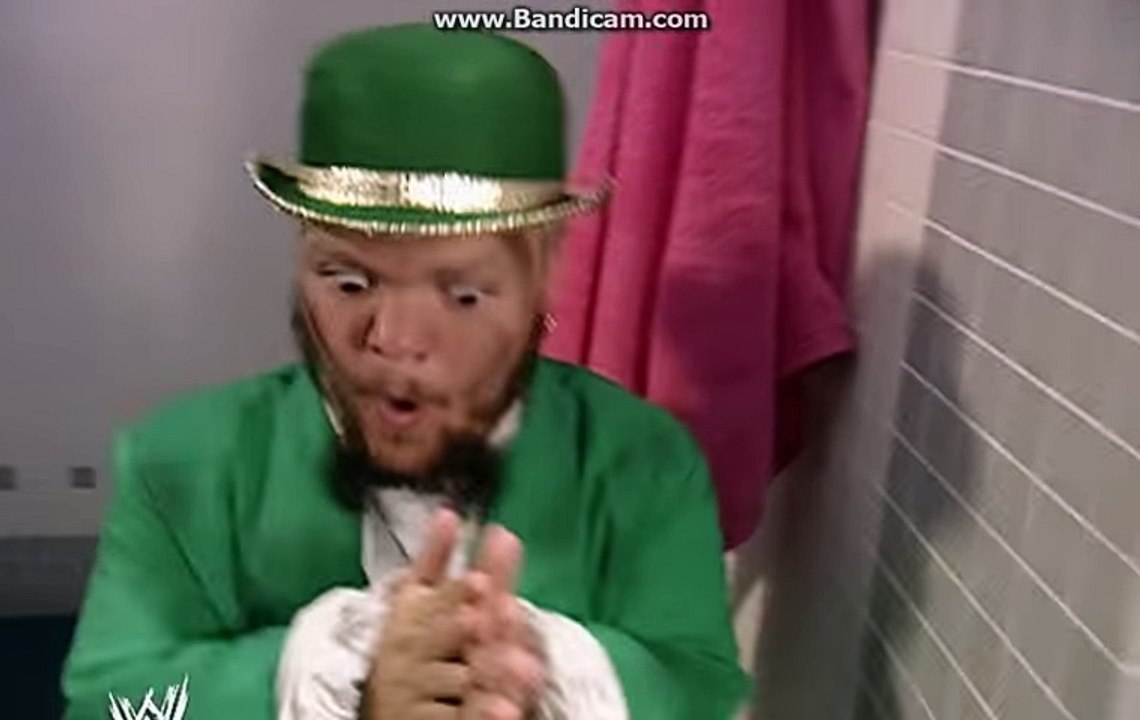 WWE RAW Melina Backstage showering