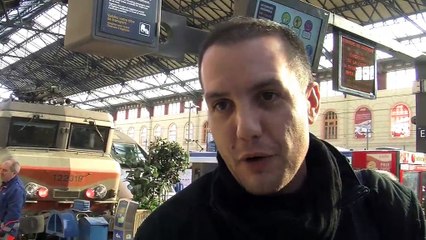 Usagers en gare de Marseille Saint-Charles