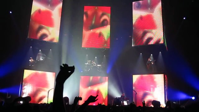 Muse - Feeling Good , Scottish Exhibition and Conference Center, Glasgow, Scotland 11/9/2009