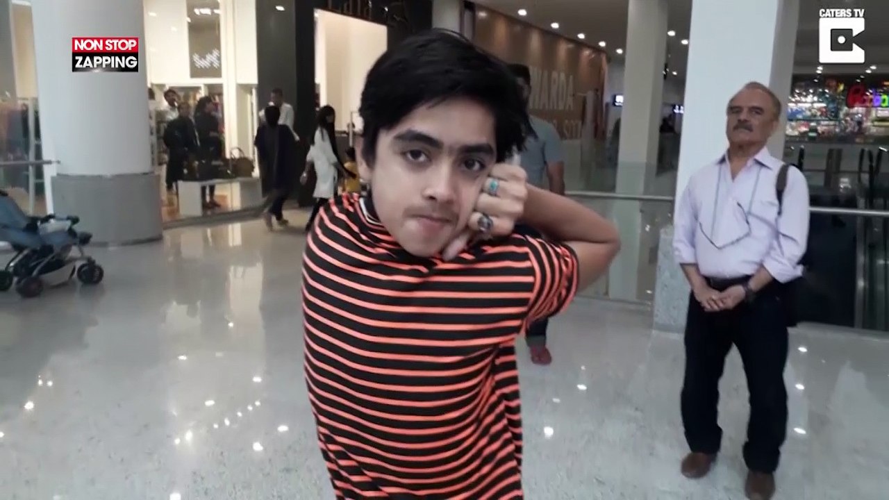 Ce jeune garçon peut tourner sa tête à 180 degrés, la vidéo choc