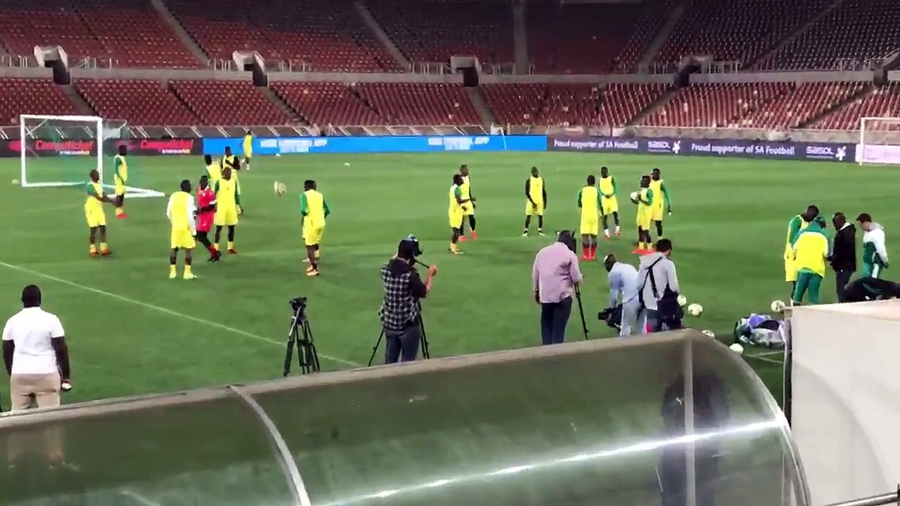 Les Lions ont testé la pelouse du Peter Mokoba Stadium