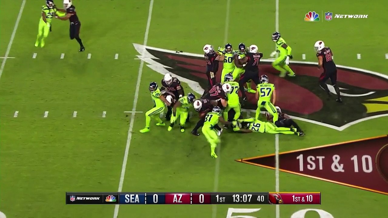 Seattle Seahawks safety Kam Chancellor forces Arizona Cardinals running back Adrian Peterson fumble, Sheldon Richardson pounces