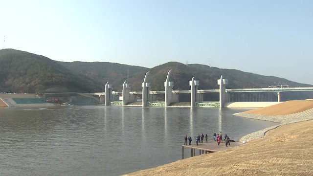 4대강 보 개방 확대...14개 보 수문 연다 / YTN