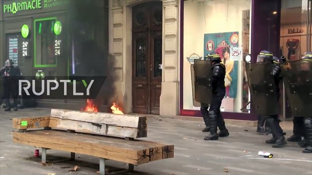 DREJT FUNDIT PROTESTAT E DHUNSHME NE FRANCE KUNDER LIGJIT TE RI TE PUNES LAJM