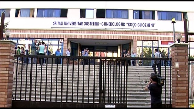 POLICIA HETON 3 MJEKE TE MATERNITETIT KU VDIQ NENA ME FOSHNJEN, BEQAJ MOHON AKUZAT PER BLUZAT E BARD