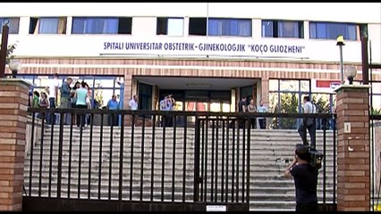 POLICIA HETON 3 MJEKE TE MATERNITETIT KU VDIQ NENA ME FOSHNJEN, BEQAJ MOHON AKUZAT PER BLUZAT E BARD