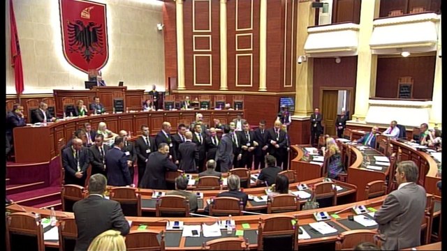 LSI KERKON KONSENSUS PER REFORMEN NE DREJTESI,VASILI POHON SE LIGJET KALOJNE ME 29 SHTATOR LAJM