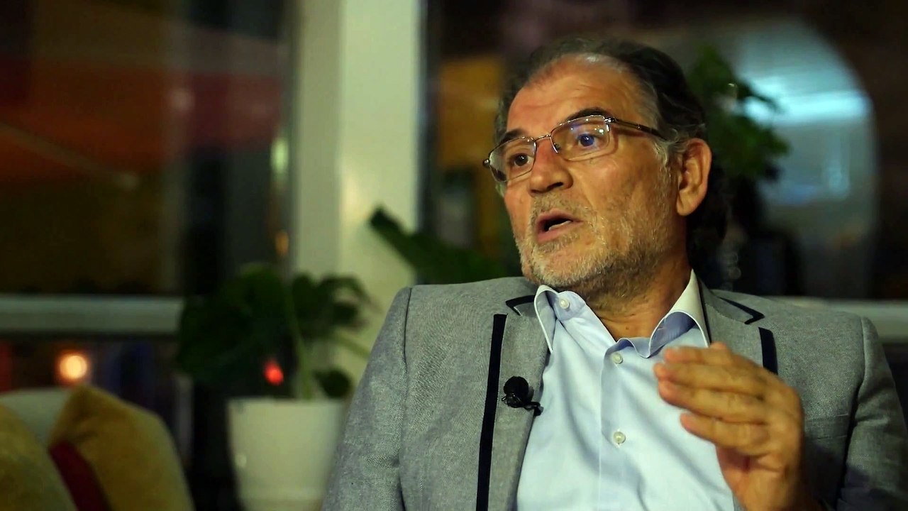 EDHE ISH DEPUTETI SOCIALIST KOÇO KOKEDHIMA ESHTE KUNDER PLEHRAVE,DUHET DRAFT I RI LAJM