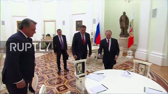 PRESIDENTI RUS VLADIMIR PUTIN TAKON LIDERIN E SERBEVE TE BOSNJES MILORAD DODIK I JEP MBESHTETJE LAJM