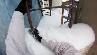 【リアル視点】雪の上に飛び降りるダイブ動画！【Video Pizza】