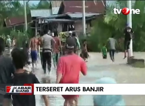 Dua Remaja Nyaris Tewas Terseret Arus Banjir