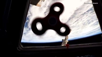 NASA Astronaut Tests How Long a Fidget Spinner Lasts in Space-PF9qcQPd5fM