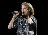 Taylor Swift's new album won't be available on streaming services right away