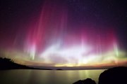 Magnifiques Aurores Boréales filmées au-dessus d'un lac dans le Michigan en Timelapse !