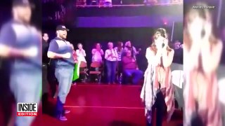 Watch Garth Brooks Help Couple With Baby's Gender Reveal At Concert-x0pi_hfK4s4