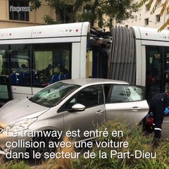 Spectaculaire accident de tramway à Lyon