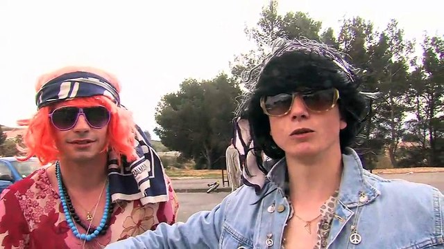 Rencontre avec les participants au concours de déguisements.