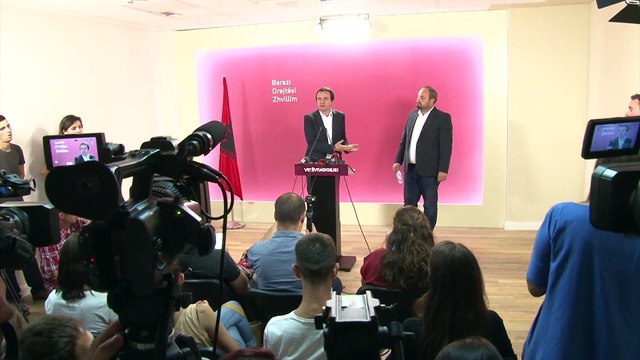 VETEVENDOSJE BEHET GATI PER PROTESTEN, ALBIN KURTI PARALAJMERON QE MUND TE MOS JETE PAQESORE LAJM