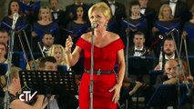 YJET E SHQIPERISE DHE KOSOVES NDEROJNE NENE TEREZEN NE NJE KONCERT NE VATIKAN LAJM