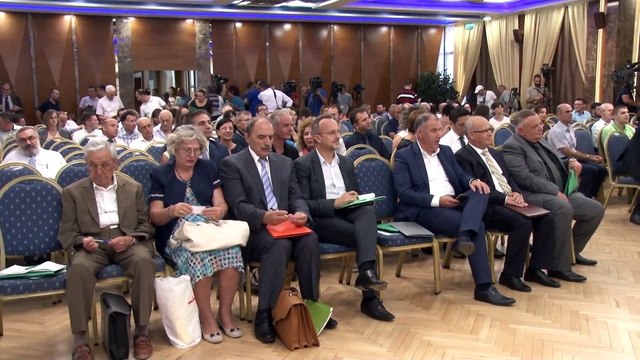 KRYEMINISTRI EDI RAMA KRITIKON AKADEMINE EDHE PER SHKENCETARET, “NUK DIME SE KU I KEMI EMIGRANTET” L