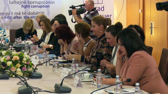 GRATE E PD SE BASHKU KUNDER QEVERISE PER PLEHRAT DHE PER DROGEN, KRIMIN E KORRUPSIONIN LAJM