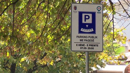 PARKIMI “ME NGJYRA” NE TIRANE, REZIDENTET DO JENE ME PULLE TE PERSONALIZUAR NE MAKINE LAJM