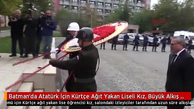 Batman'da Atatürk İçin Kürtçe Ağıt Yakan Liseli Kız, Büyük Alkış Aldı