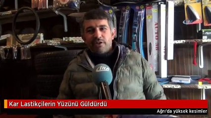 Kar Lastikçilerin Yüzünü Güldürdü