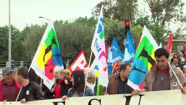 Quelques images du défilé et des témoignages de manifestants déçus par le gouvernement