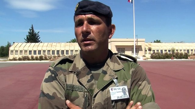 Répétition de la remise des képis au RGA d'Istres.