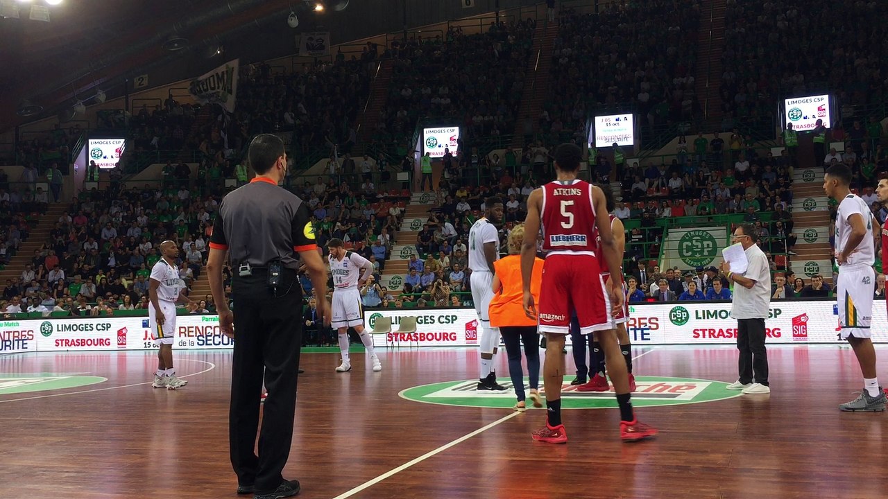 Coup d'envoi du match de basket Limoges CSP / S...