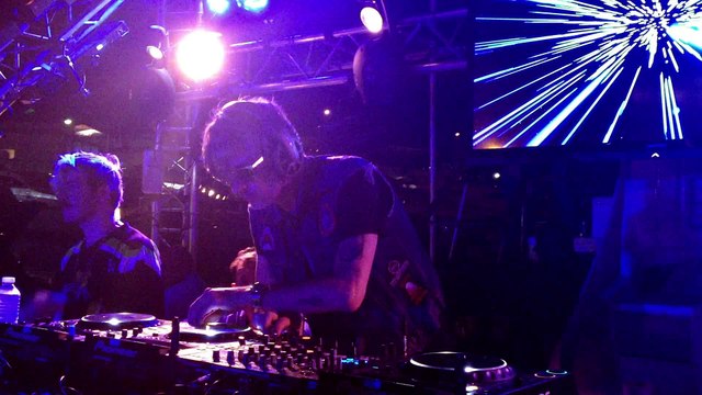 KAVINSKY AXE BOAT 2013 Cannes