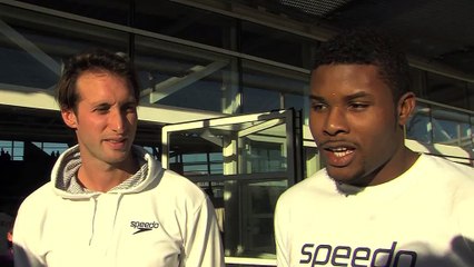 De gauche à droite: Fabien Gilot, Mehdy Metella et Florent Manaudou au micro d'Ulrich Téchené