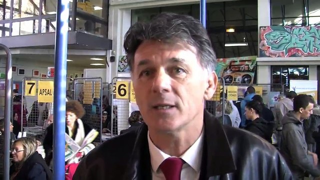 Michel Tonon, le maire de Salon, se félicite de l'existence de ce salon emploi