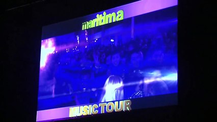 Ressentez l'hystérie de la foule à quelques secondes du lancement...