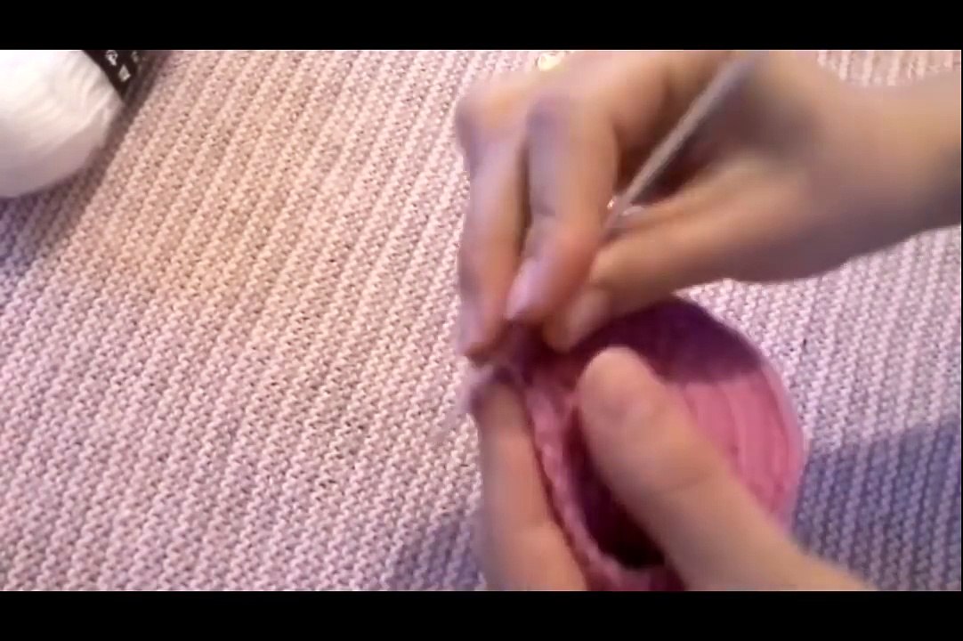 كروشيه حذاء اطفال Crochet chaussure hello kitty